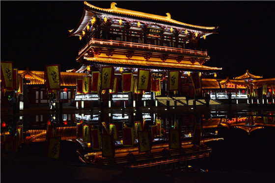 坐着高铁去西安，逛吃逛吃逛吃……