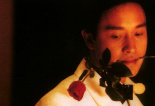 张国荣巅峰时期的唱歌 (张国荣最早是靠唱歌红还是演戏火)