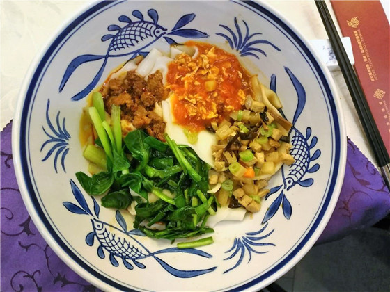 坐着高铁去西安，逛吃逛吃逛吃……