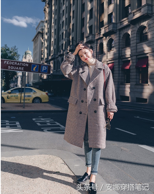 复古腔调千鸟格外套，不论搭配裤子还是裙装都很时尚