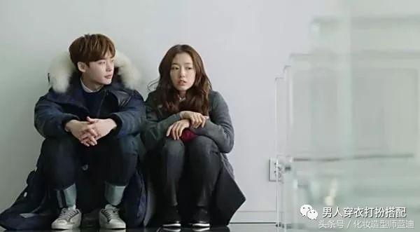 怕冷的女孩一定要有件超暖的外套,女朋友说手冷含义