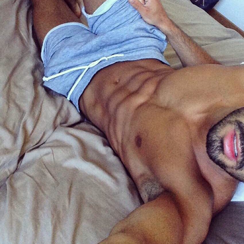 减小肚腩的运动卷腹动作,八个动作减掉小肚腩收紧腹横肌