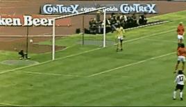 起初他踢球只为赡养母亲,却踢成了德国和拜仁史上最伟大的射手