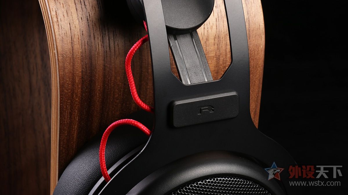 暗影精灵800耳机有几种样子,惠普暗影精灵哪个型号性价比最高