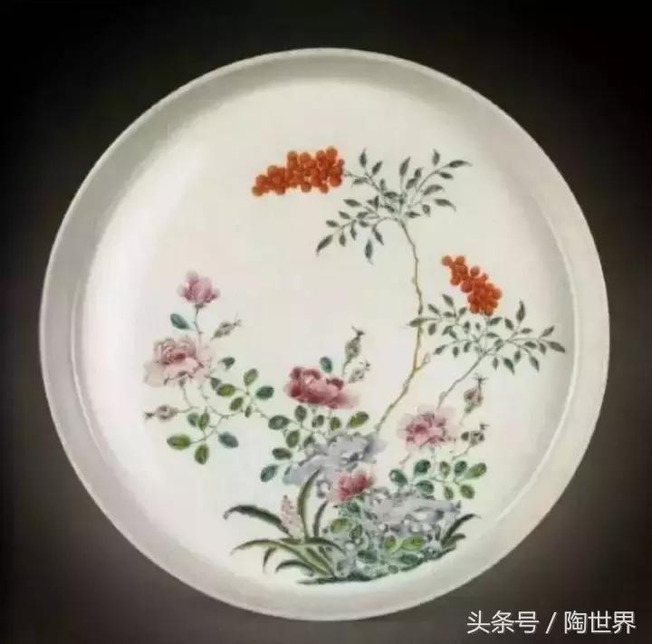 清雍正景德镇窑粉彩蝠桃纹瓶人物,清雍正景德镇窑粉彩蝠桃纹瓶拍卖