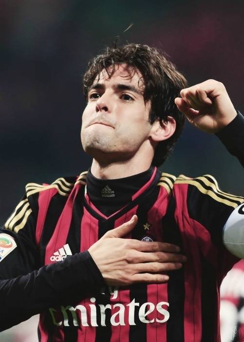 用诗歌致敬卡卡！也许这是我们和你的最好告别方式：青春随你去