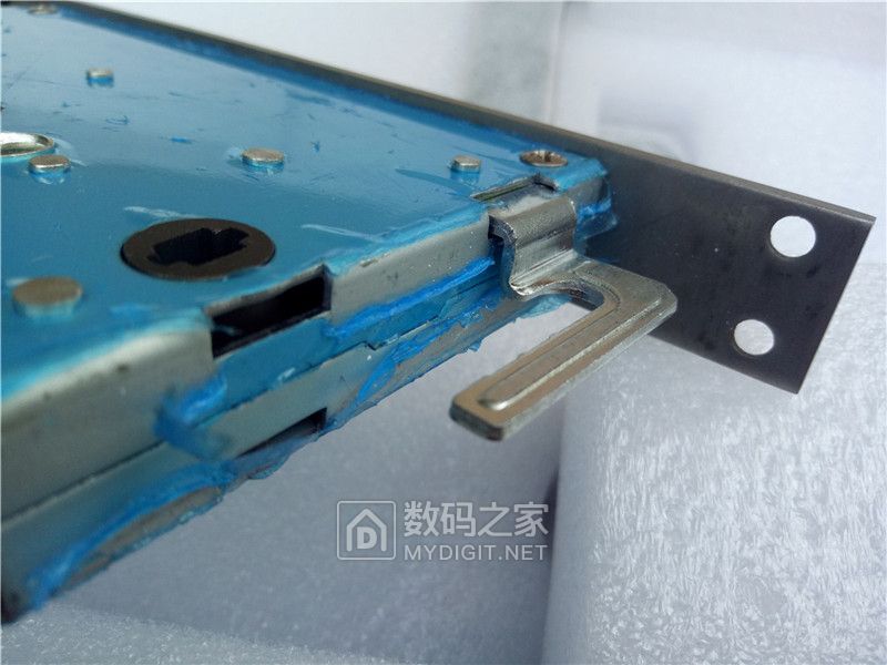 智能门锁容易被小偷无痕打开吗,智能门锁拆解图解