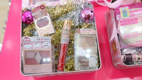 红翻天的小萌物带你激活圣诞季，还不快来瞧瞧？