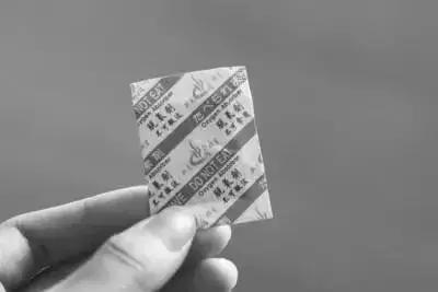 男童眼睛20分钟眼球被溶解,孩子眼球不小心被溶解视频谣言