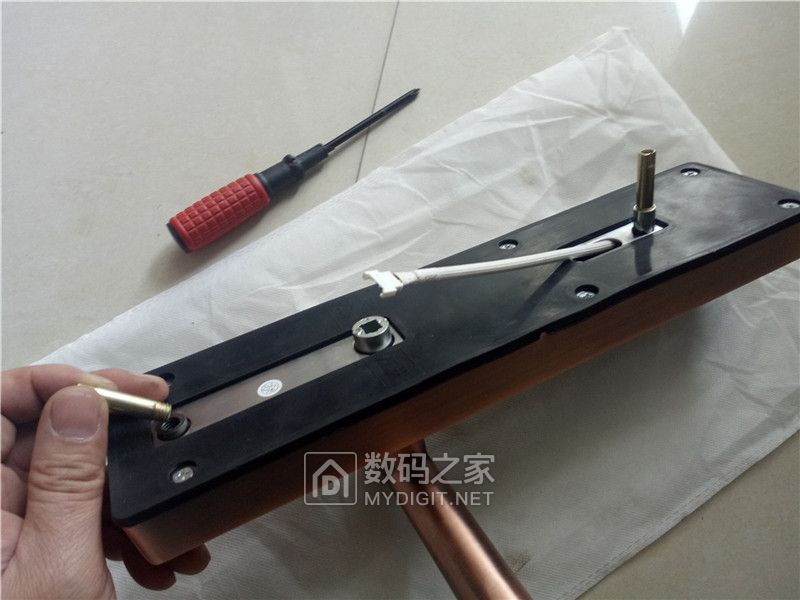 智能门锁拆解步骤,智能门锁拆解图解