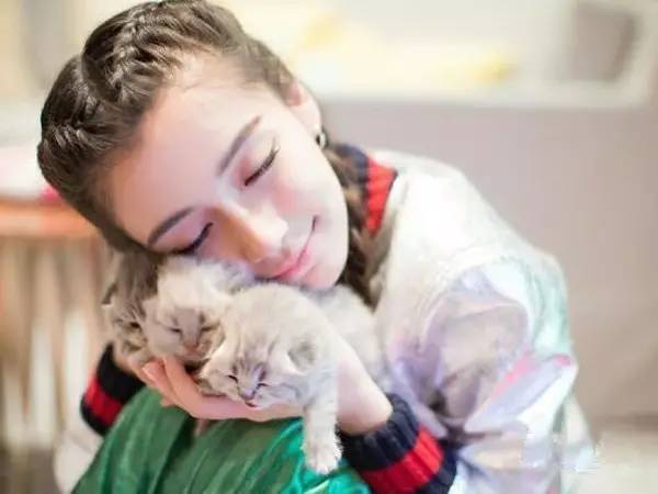 留长头发怎么给理发师说,留长头发怎么赚钱