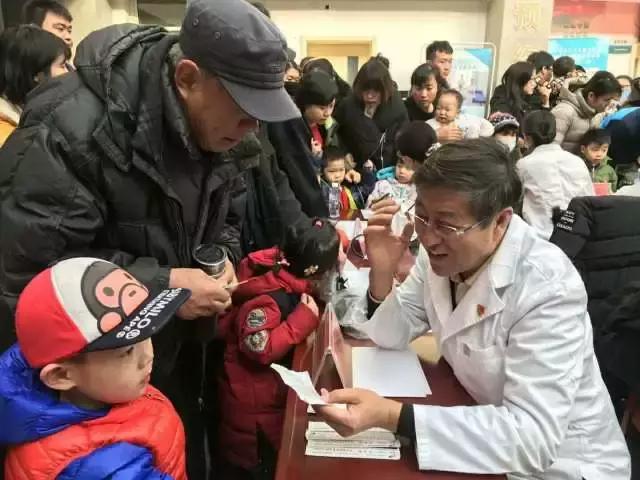 党建引领联手共建同心抗疫,党建引领谋新篇家校共育促成长