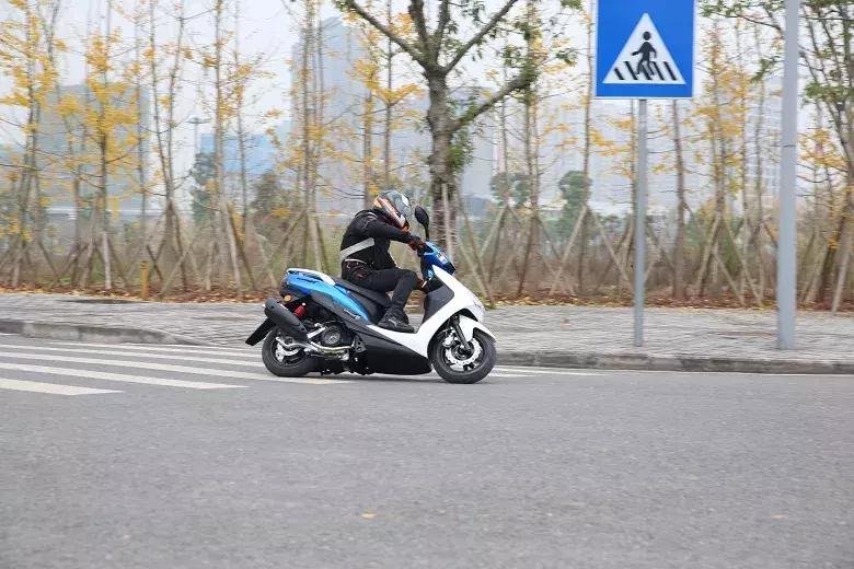 牛摩评测新感觉250双缸街车,牛摩测评赛科龙