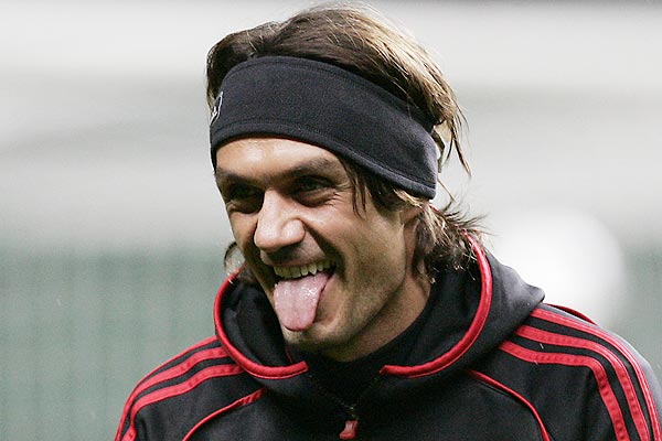 巴乔跟马尔蒂尼谁才是意大利老大,巴乔在老马尔蒂尼打了几场比赛