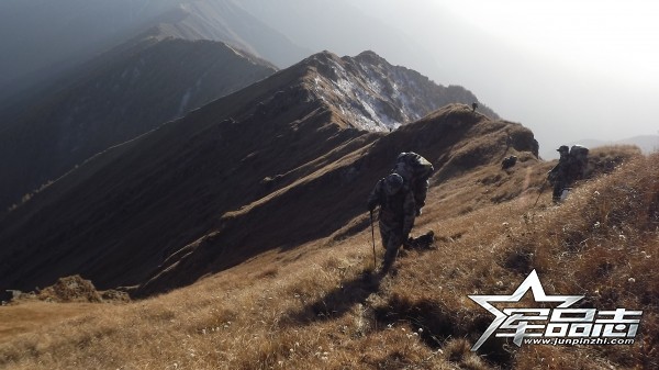 07式军靴和17式军靴对比,中国陆军07式军靴