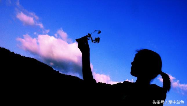 军恋一个深爱的人,军恋熬过了异地就是一辈子