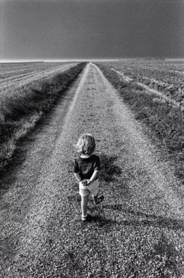 内八字脚外侧骨头突出,外八字脚好不好