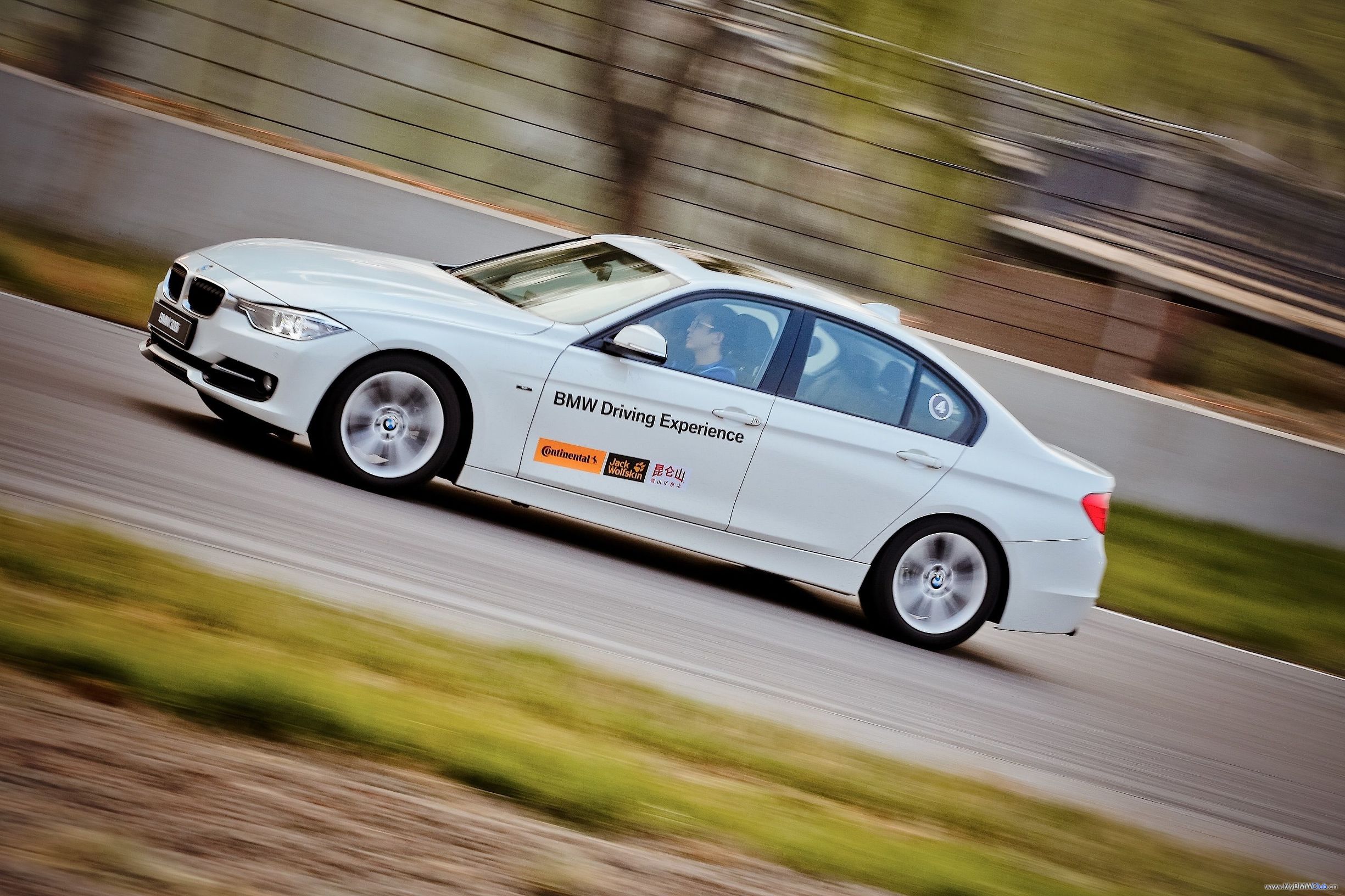 都说宝马操控好是3系好还是5系好,为什么都说宝马操控好运动