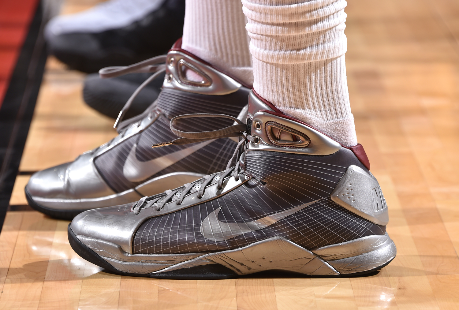 英格拉姆adidas篮球鞋,英格拉姆尼克杨拉塞尔