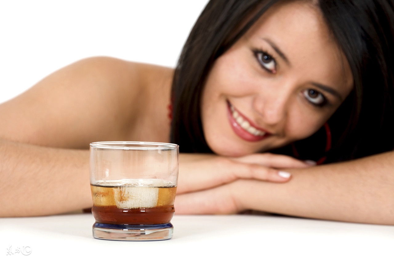 减肥喝水时间表每次喝多少水合适,减肥喝水时间表壁纸