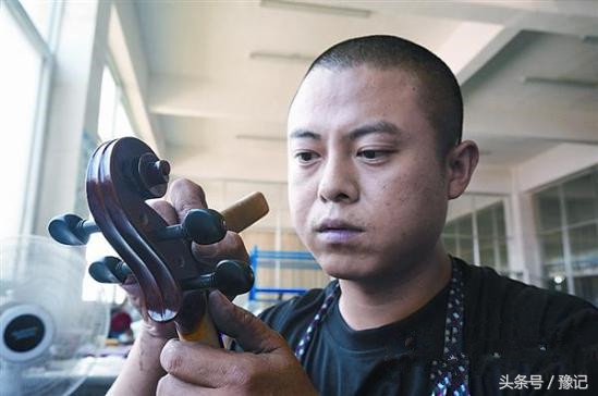 一群不识五线谱的确山农民，却造出了中国80%的中高端小提琴