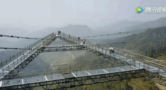 中国最美最刺激的10座玻璃桥，敢约吗？