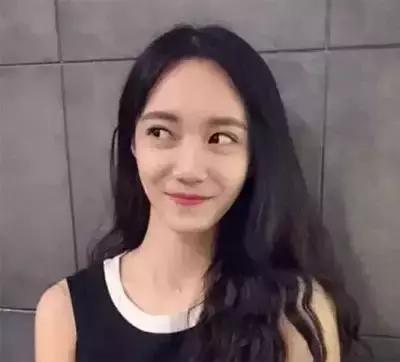 圆脸适不适合狼尾中分卷发,圆脸配高层次中分烫卷发图片