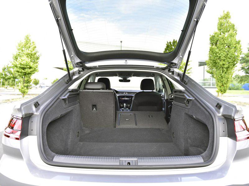 大众cc与奥迪a4l哪个性价比高,2023款奥迪a4l和大众cc的比较