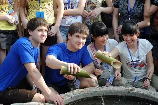 昆明坐火车绿皮去西双版纳,昆明坐高铁去西双版纳沿途风景