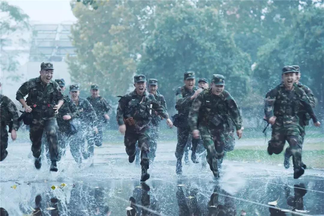 这就是中国军人！阳光竟成奢侈品，晒太阳就是对优胜者最大的奖励