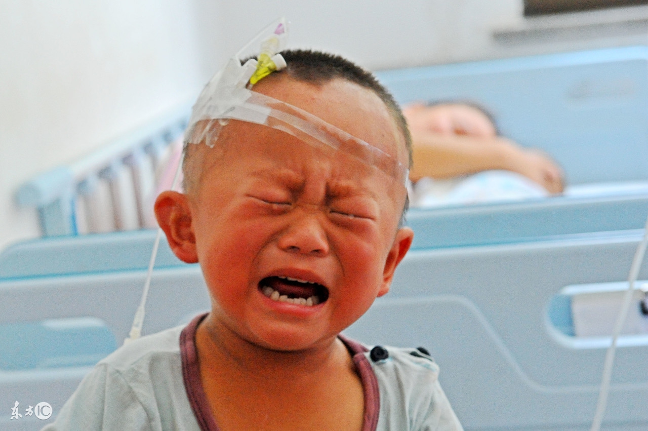 一直出汗都是从头部出汗怎么回事,婴幼儿总爱出汗怎么回事