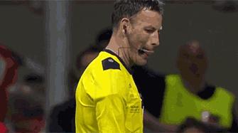 曼联拉什福德空门,拉什福德把球踢向看台