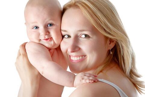 婴儿湿疹，该怎么洗澡比较好呢？