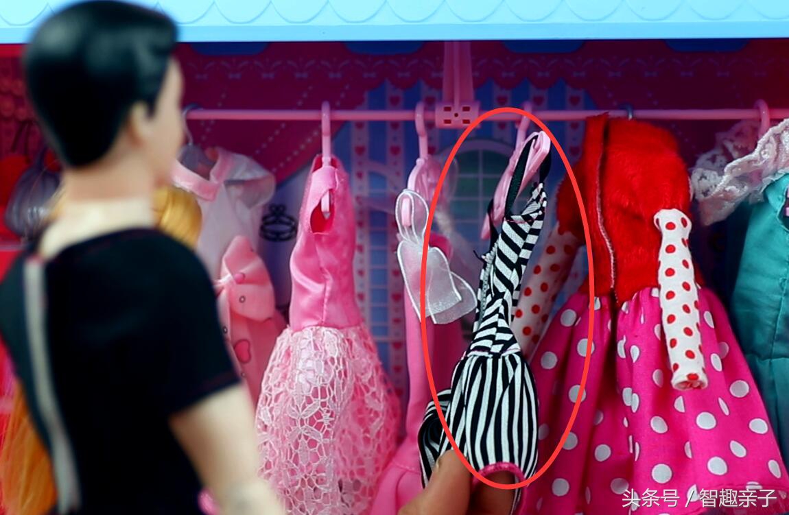 芭比娃娃过家家故事,芭比娃娃过圣诞节玩具故事