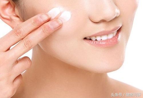 二十岁被叫阿姨还不是因为你脸上的皱纹！别急，还有机会救回来