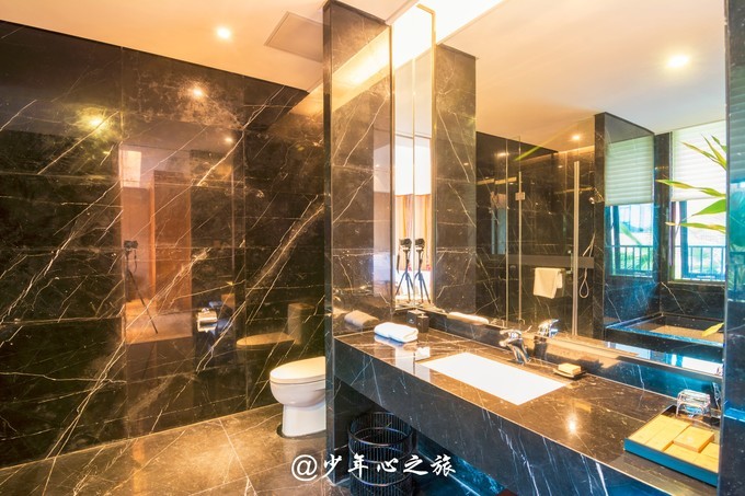 世界五大温泉胜地 (温泉旅游攻略全球六大最美温泉)