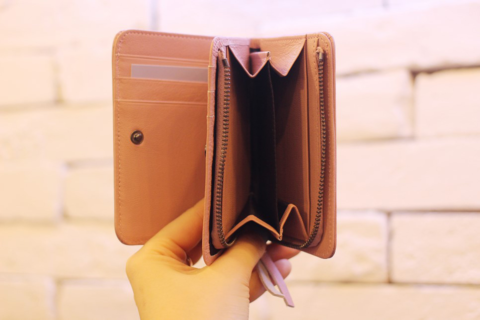 风水上女性用什么形状的钱包好,钱包风水什么颜色的钱包招财