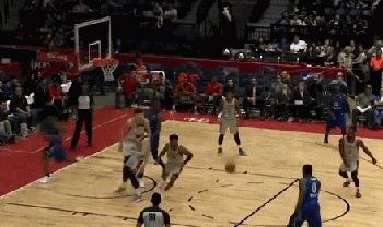 从NBA打到发展联盟，还是没人给他传球