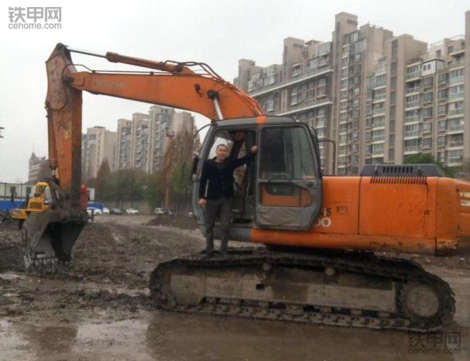 我从挖机学徒回来的经历,我从打工到创业的经历