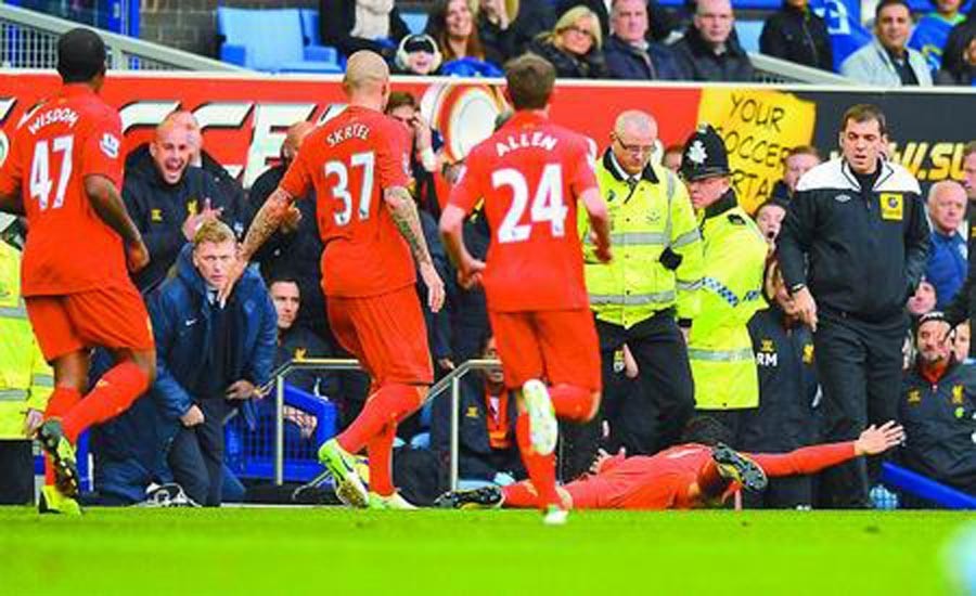 足球往事,足坛往事苏亚雷斯爱情故事