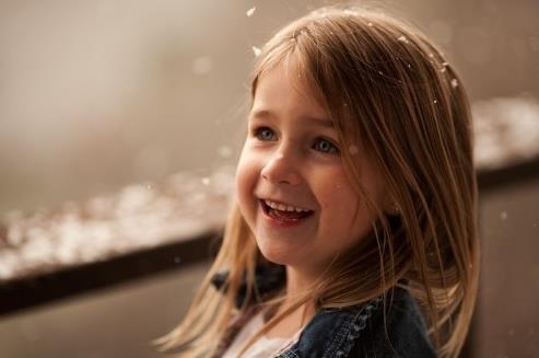 怎么让孩子摆脱焦虑,面对孩子的焦虑情绪父母该怎么办