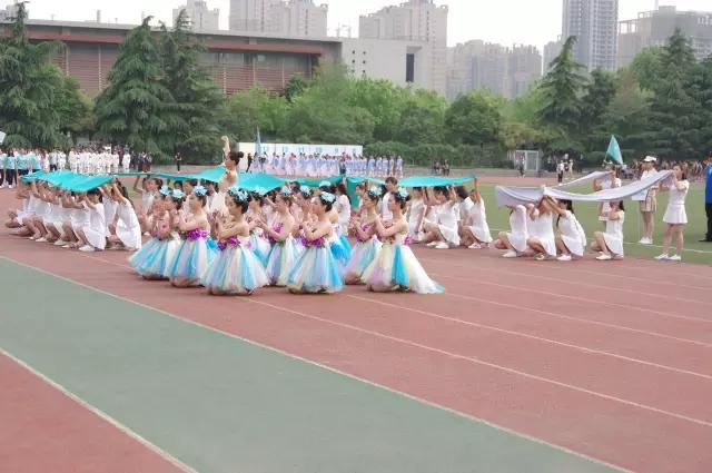 欧亚运动会开幕式啦啦操,大型无人机表演万人齐聚