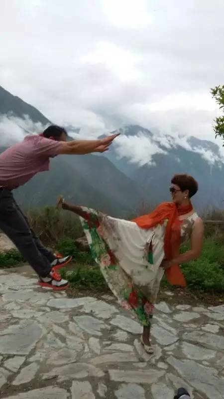 她，用旅行，战胜了癌症。