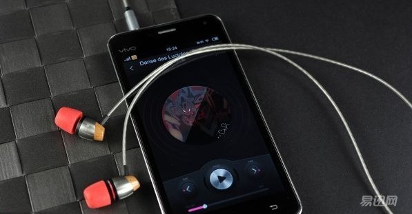 300元左右入耳式耳机推荐,300元蓝牙耳机和100元有线耳机