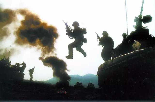 荷尔蒙的膨胀，男人与战争