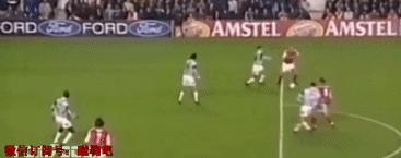 叹为观止的传球,足坛经典长传球gif