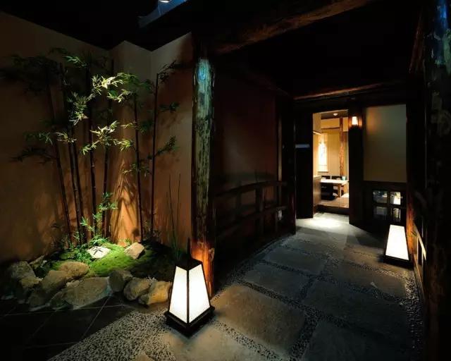 曼莉专栏｜葡萄*妞小**随妈游日本