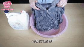 警花帮办｜羽绒服脏了不用洗，抹点这个，比洗了还干净！