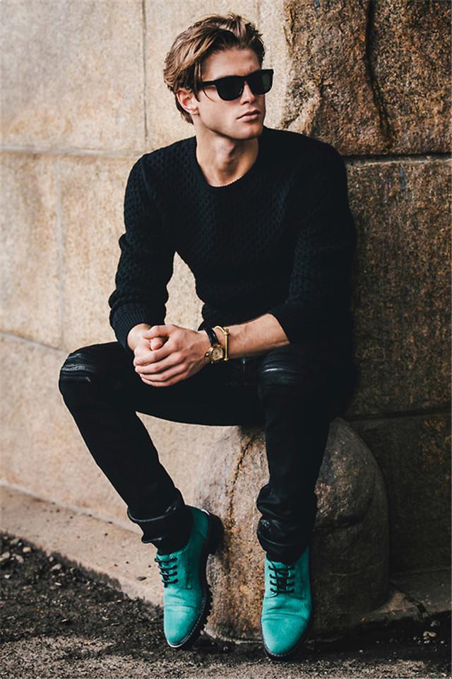 怎么选择一双合适的马丁靴,一双马丁靴的搭配