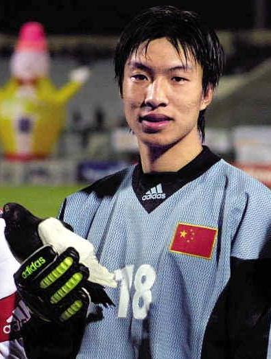 他因李帅受伤坐稳恒大主力，六君子“之一的他国家队首秀遇尴尬